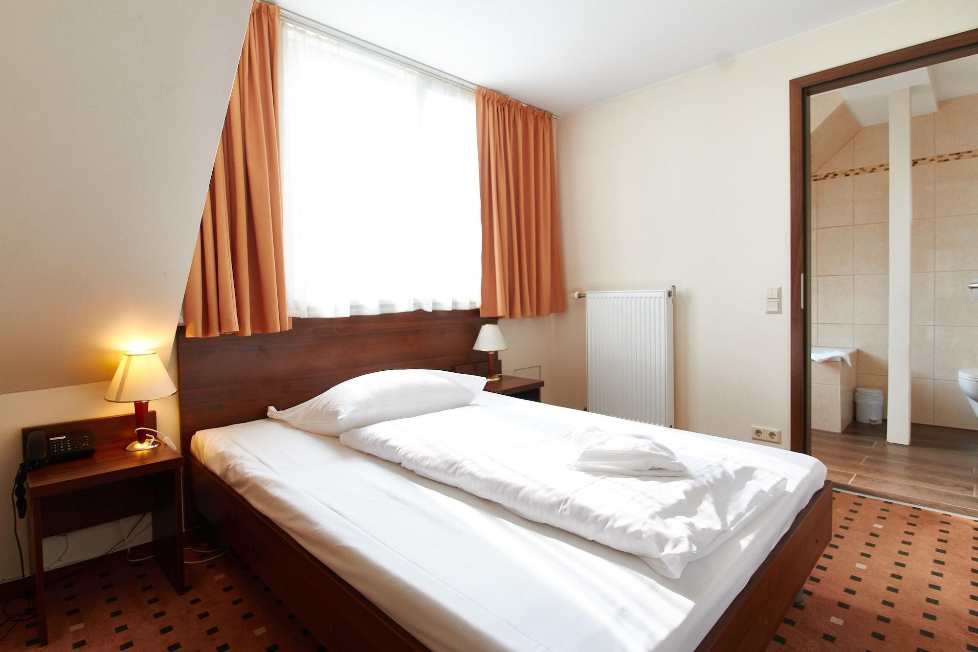 Hotel Europa City Берлин Екстериор снимка