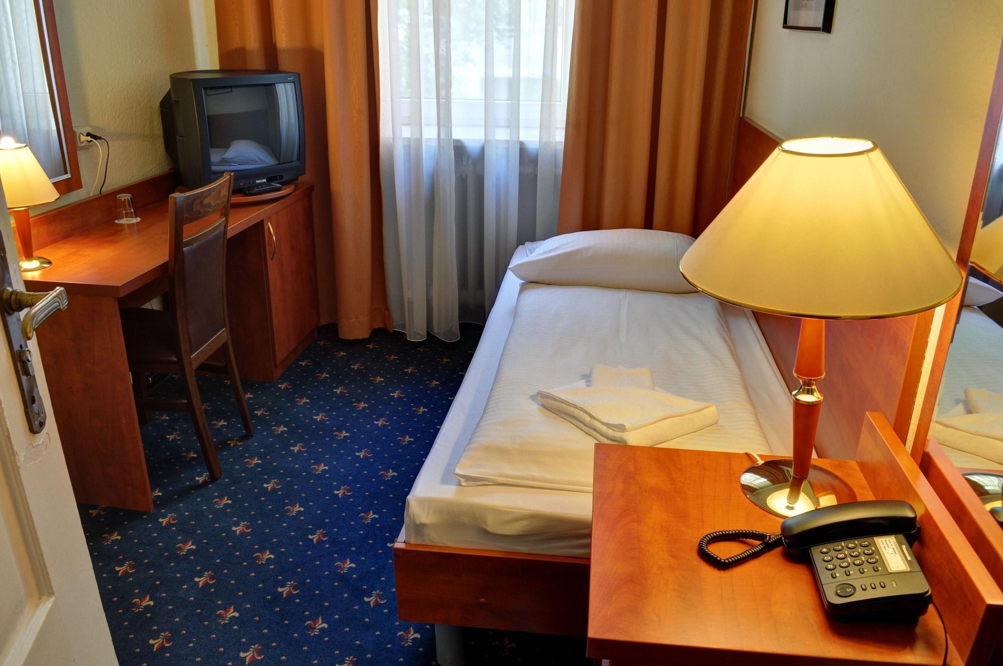 Hotel Europa City Берлин Екстериор снимка