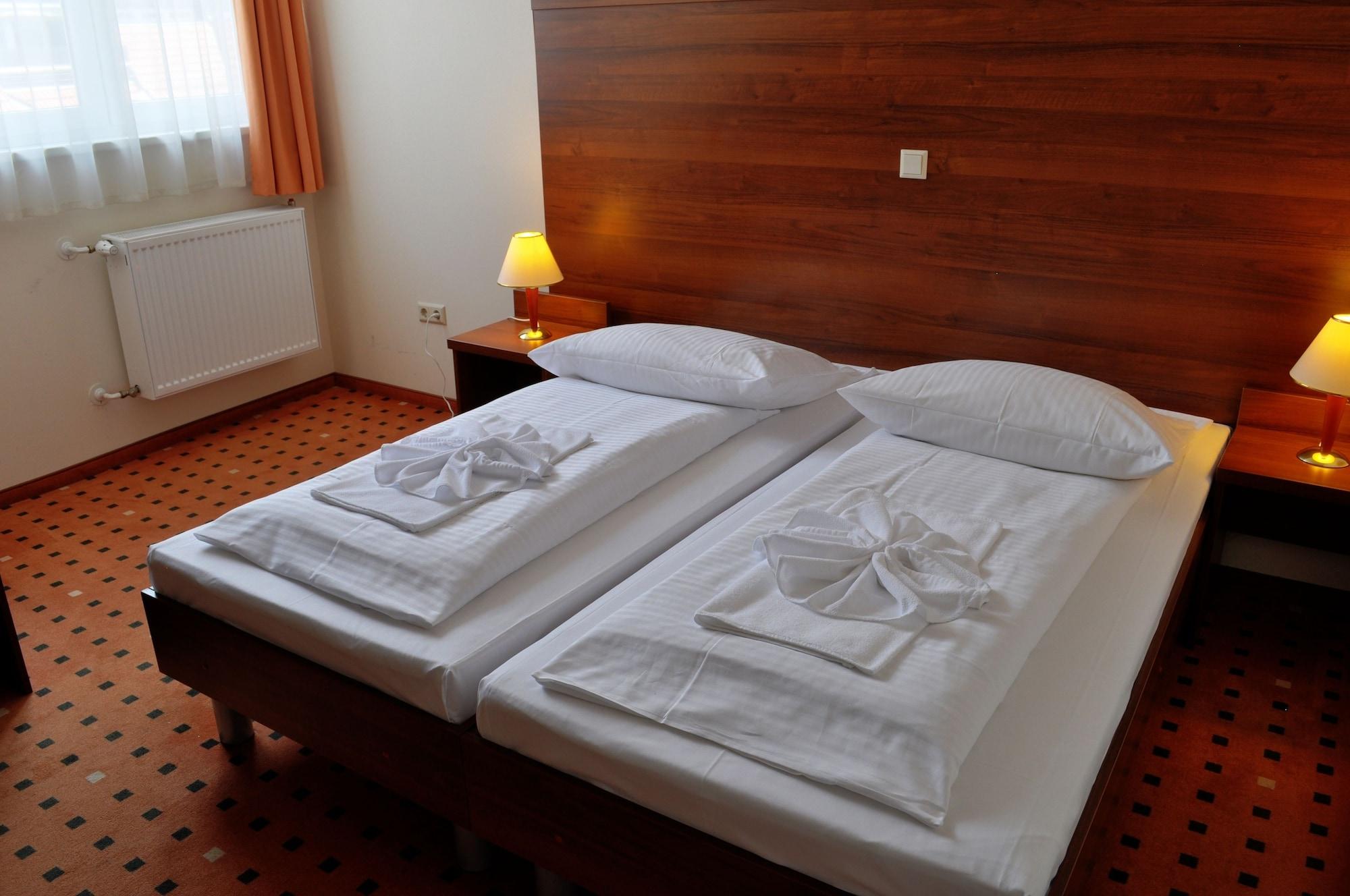 Hotel Europa City Берлин Екстериор снимка