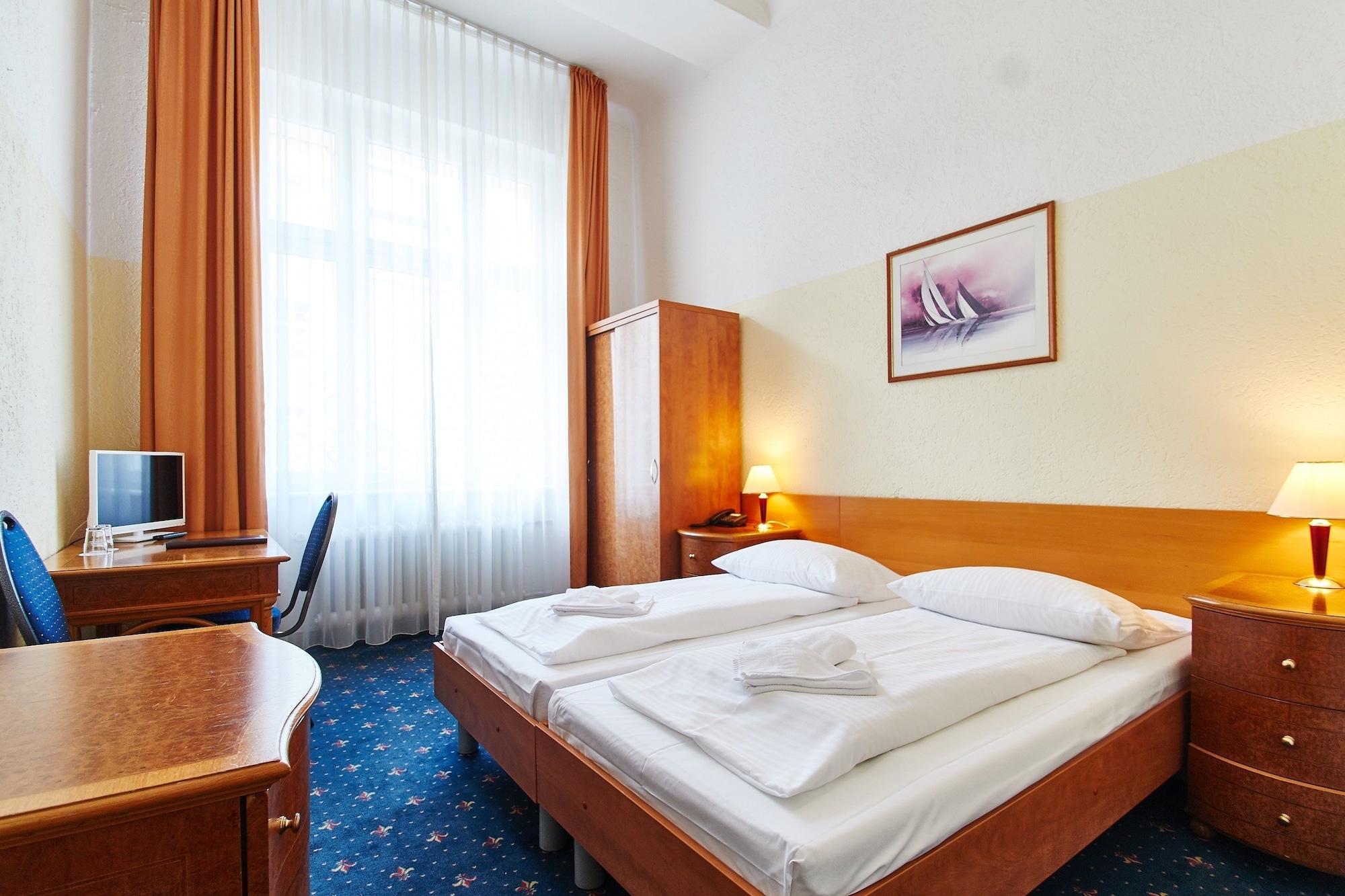 Hotel Europa City Берлин Екстериор снимка